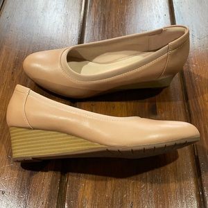 Clarks Mallory Berry praline leather shoes